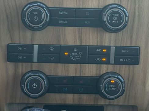 Used 2011 Ford F150 Lariat image 4