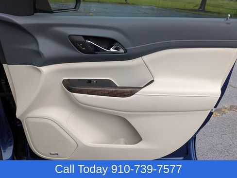 Used 2023 GMC Acadia Denali w/ Denali Ultimate Package FWD image 39