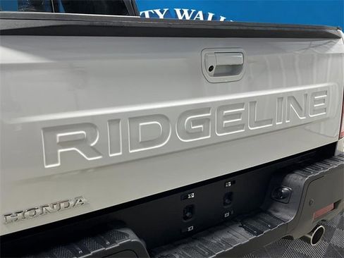 New 2026 Honda Ridgeline Black Edition image 9