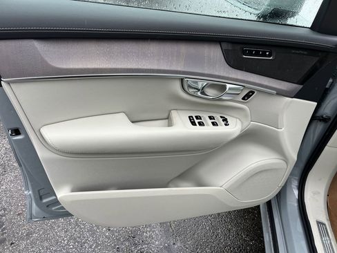 New 2026 Volvo XC90 T8 Ultra w/ Protection Package Premier AWD/4WD image 9