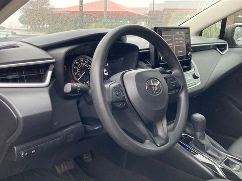 Certified 2022 Toyota Corolla LE image 8