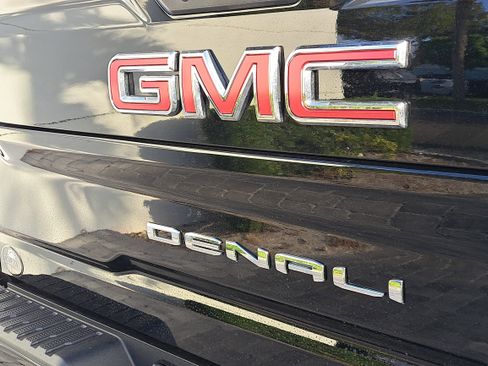 New 2026 GMC Sierra 2500 Denali w/ Denali Reserve Package image 7