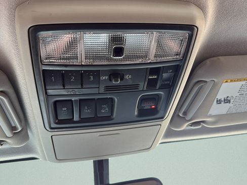 Used 2018 Toyota 4Runner Limited AWD/4WD image 43