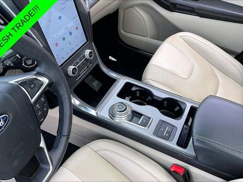Used 2021 Ford Edge Titanium w/ Equipment Group 301A FWD image 17