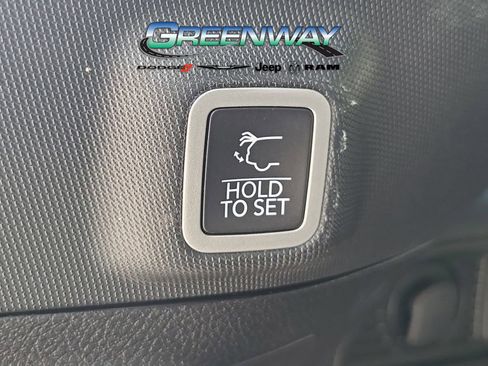 Used 2023 Jeep Grand Cherokee Limited RWD image 8