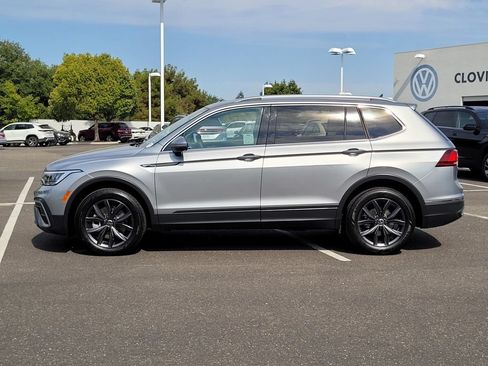Used 2023 Volkswagen Tiguan SE FWD image 9
