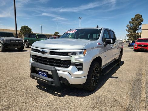 Used 2022 Chevrolet Silverado 1500 RST image 3