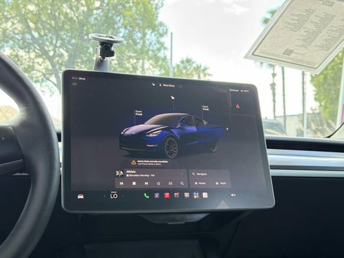 Used 2022 Tesla Model Y Performance AWD/4WD image 13