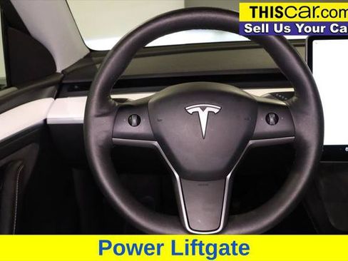 Used 2024 Tesla Model Y Long Range AWD/4WD image 18