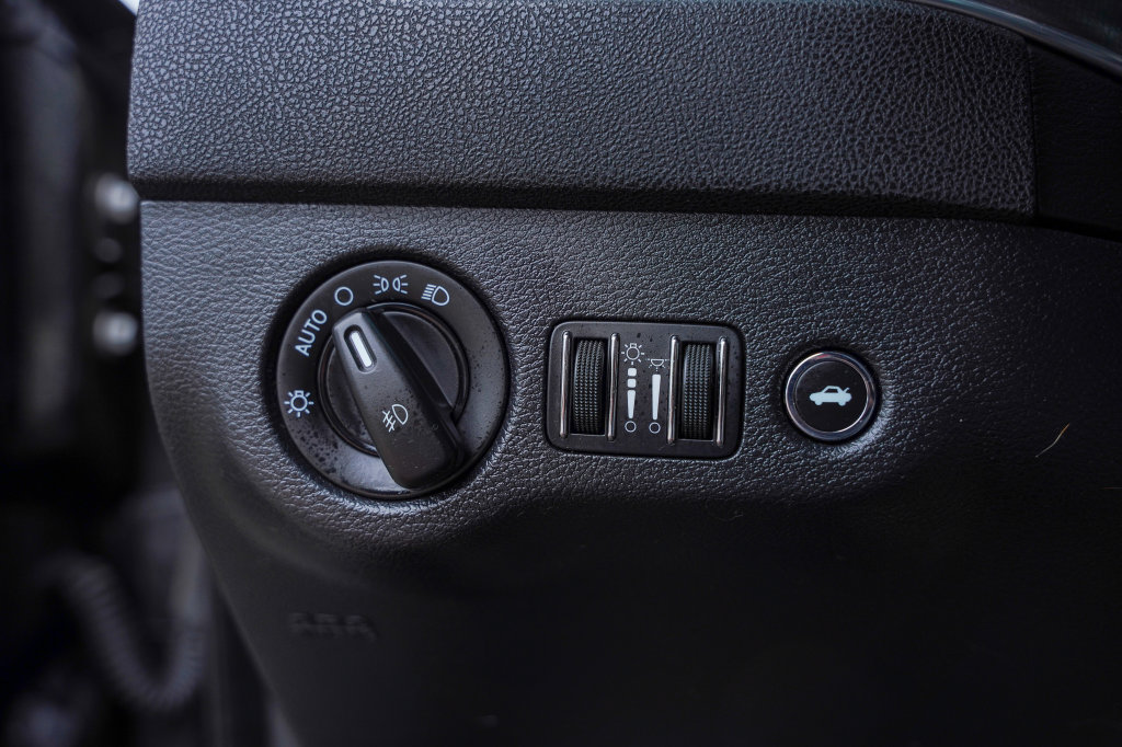 Used 2011 Dodge Charger R/T RWD image 19