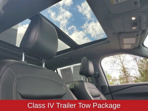 Used 2022 Ford Explorer XLT w/ Equipment Group 202A AWD/4WD image 11