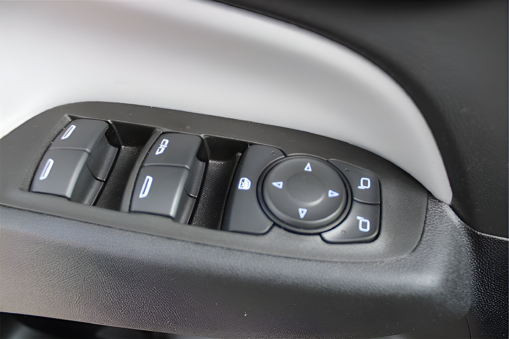 Used 2024 Chevrolet Equinox LS FWD image 11