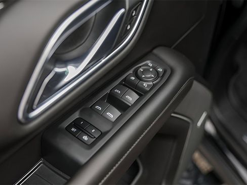 Used 2021 Chevrolet Tahoe Z71 w/ Z71 Signature Package image 27