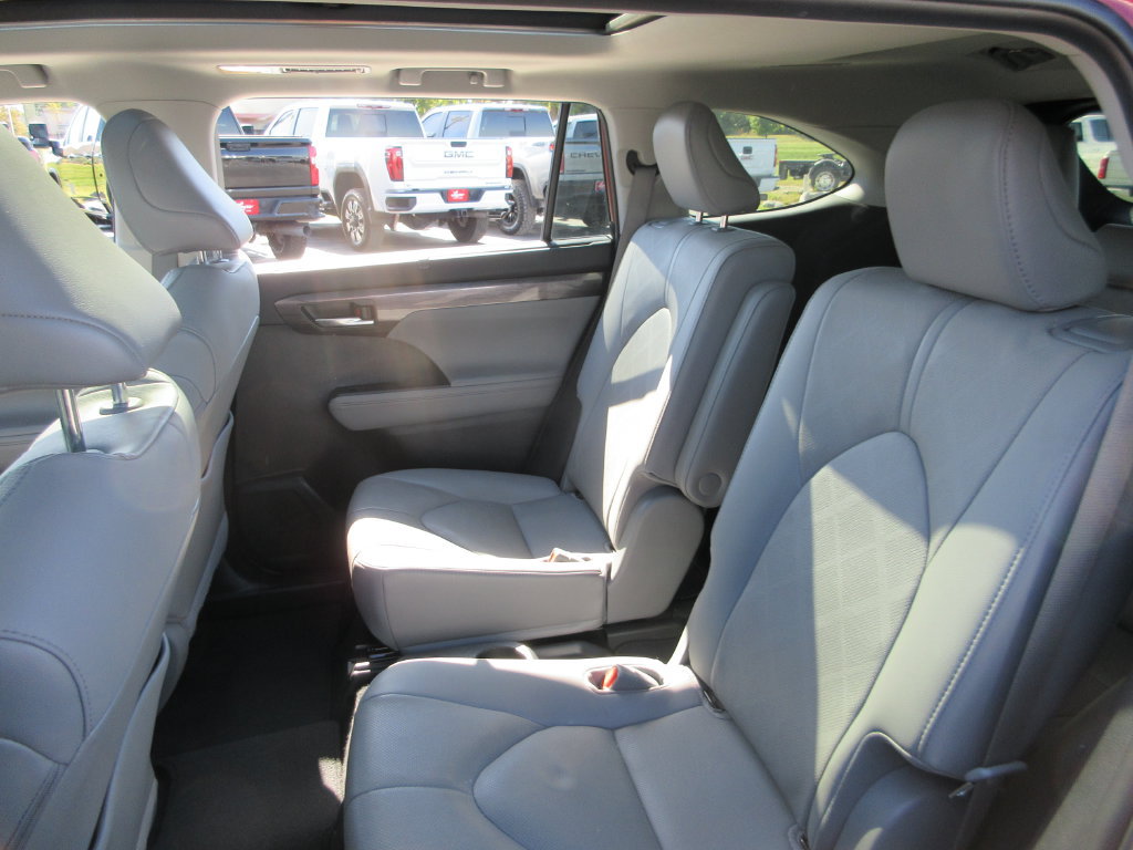 Used 2021 Toyota Highlander Platinum AWD/4WD image 20