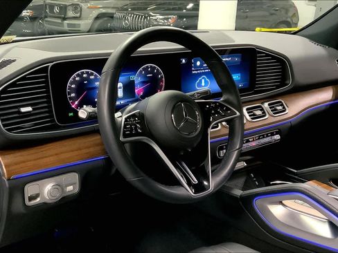 Used 2025 Mercedes-Benz GLE 350 4MATIC image 16