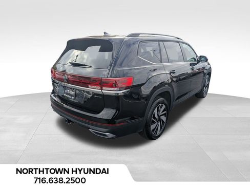 Used 2025 Volkswagen Atlas SE image 16
