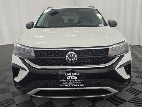Used 2022 Volkswagen Taos S image 9