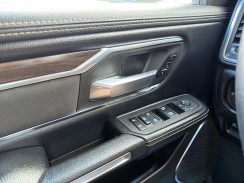 Used 2025 RAM 1500 Laramie AWD/4WD image 6