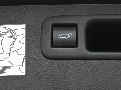 Certified 2021 Toyota Highlander Platinum AWD/4WD image 34