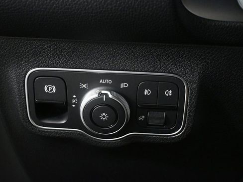 Certified 2025 Mercedes-Benz GLB 250 image 9