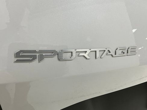 Used 2024 Kia Sportage LX image 29