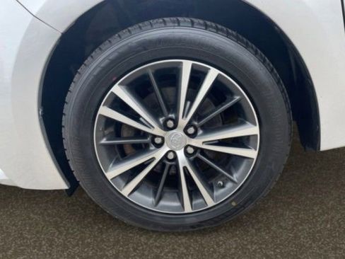 Used 2016 Toyota Corolla LE image 13