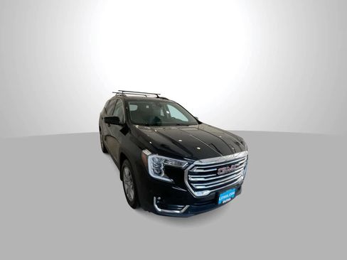 Used 2022 GMC Terrain SLT w/ LPO, Floor Liner Package AWD/4WD image 2