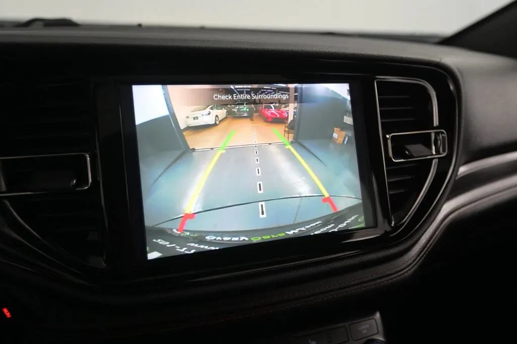 Used 2021 Dodge Durango R/T w/ Blacktop Package AWD/4WD image 25
