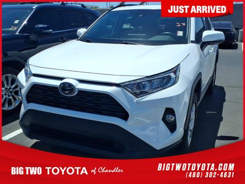 Used 2019 Toyota RAV4 XLE w/ Convenience Package FWD image 1