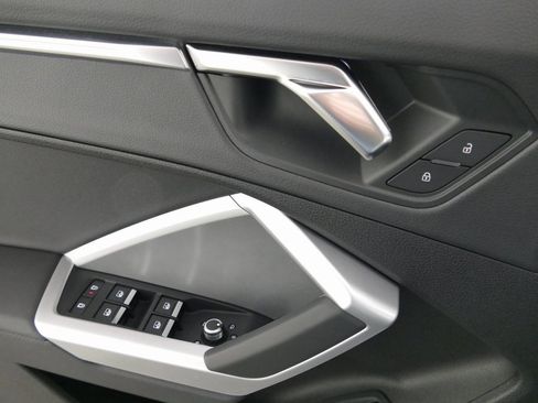 Certified 2025 Audi Q3 2.0T Premium Plus w/ Premium Plus Package image 11