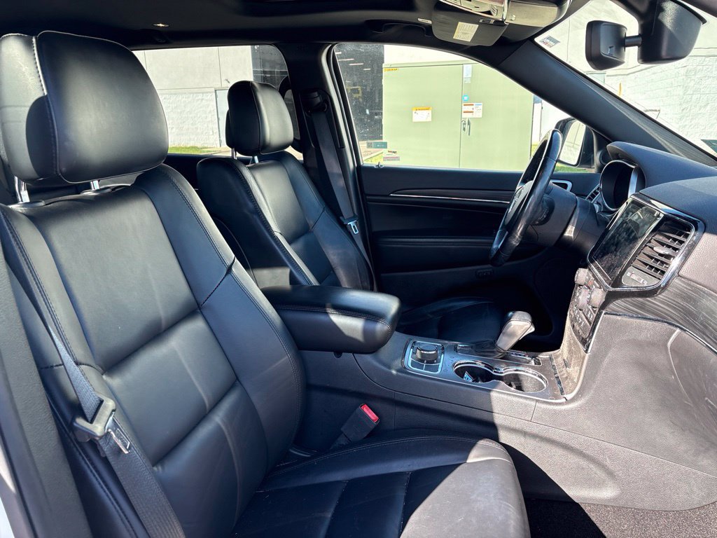 Used 2020 Jeep Grand Cherokee Limited AWD/4WD image 24