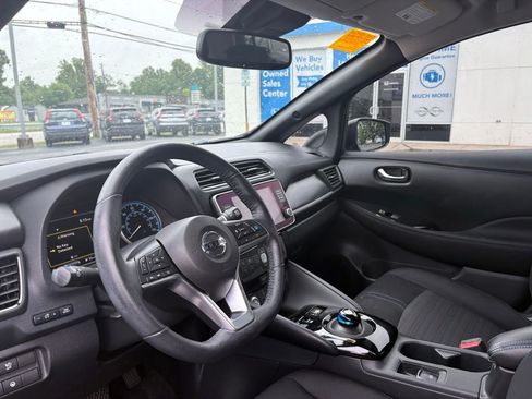 Used 2020 Nissan Leaf SV w/ SV Technology Package FWD image 7
