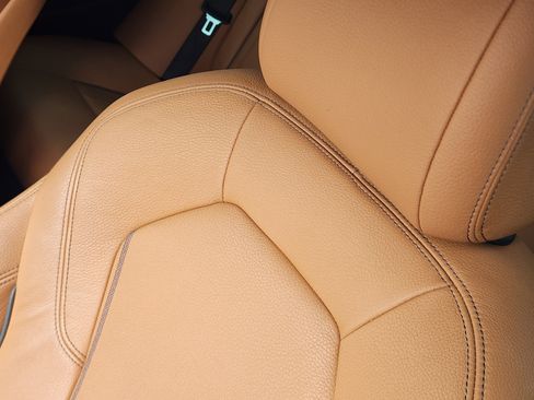 Used 2020 BMW 530e w/ M Sport Package image 15