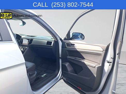 Used 2018 Volkswagen Atlas SE AWD/4WD image 17