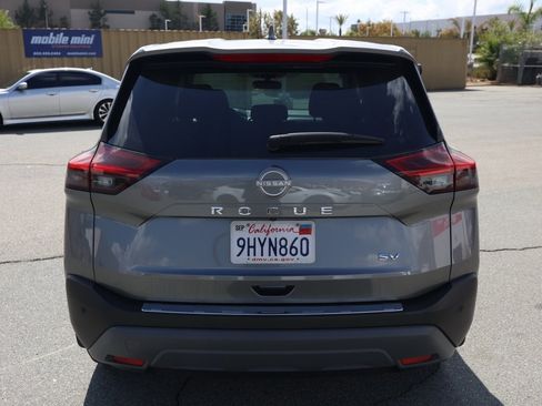 Used 2023 Nissan Rogue SV image 5