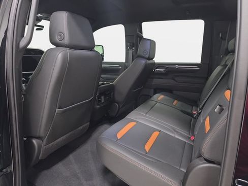 Used 2024 GMC Sierra 2500 AT4 w/ Technology Package AWD/4WD image 12
