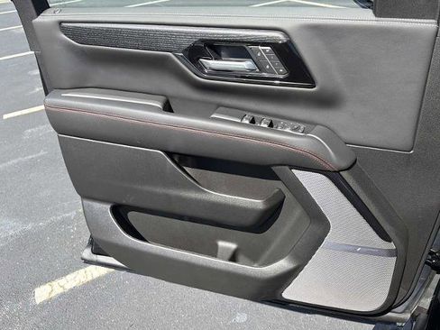 New 2026 GMC Yukon AT4 Ultimate AWD/4WD image 17