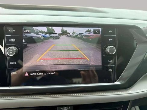 Certified 2024 Volkswagen Taos SEL AWD/4WD image 18