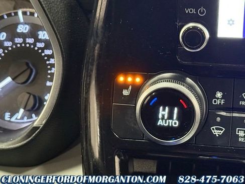 Used 2023 Toyota Highlander LE image 28