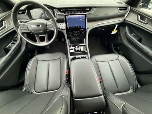 New 2025 Jeep Grand Cherokee L Limited w/ Luxury Tech Group II image 14