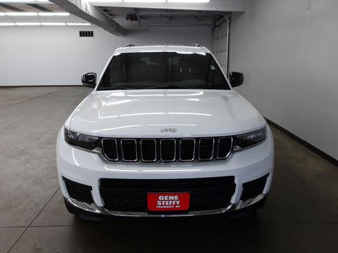 Used 2024 Jeep Grand Cherokee L Laredo AWD/4WD image 6