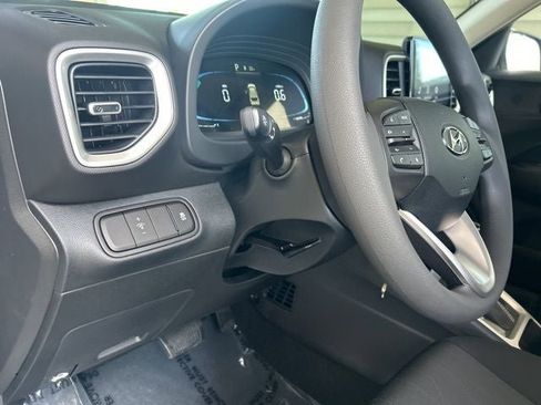New 2026 Hyundai Venue SE image 19