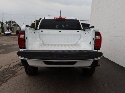 New 2026 GMC Canyon AT4 image 18