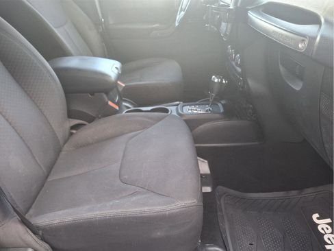 Used 2013 Jeep Wrangler Unlimited Sport image 15