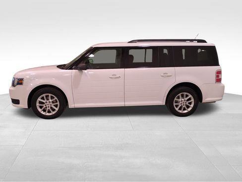 Used 2019 Ford Flex SE image 7