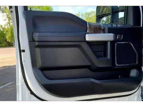 Used 2019 Ford F250 Lariat w/ Lariat Ultimate Package image 23