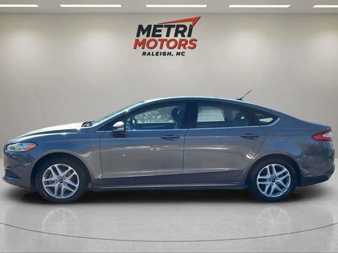 Used 2014 Ford Fusion SE image 7