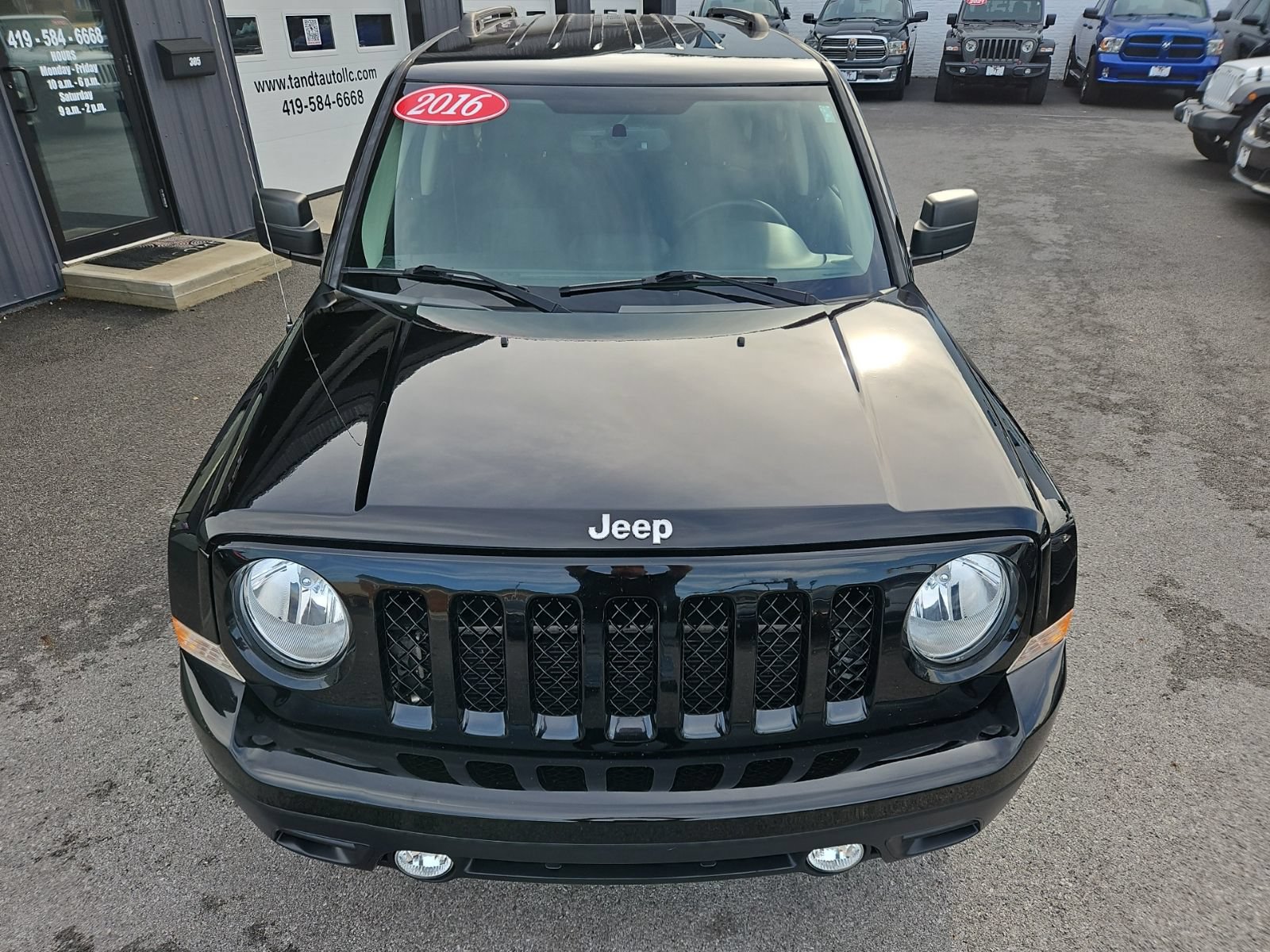 Used 2016 Jeep Patriot Latitude AWD/4WD image 10