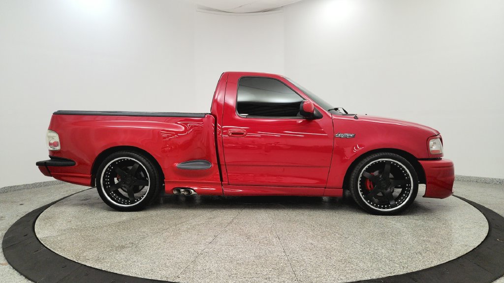 Used 2004 Ford F150 Lightning RWD image 6