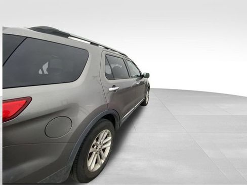 Used 2012 Ford Explorer XLT w/ Class III Trailer Tow Pkg image 11